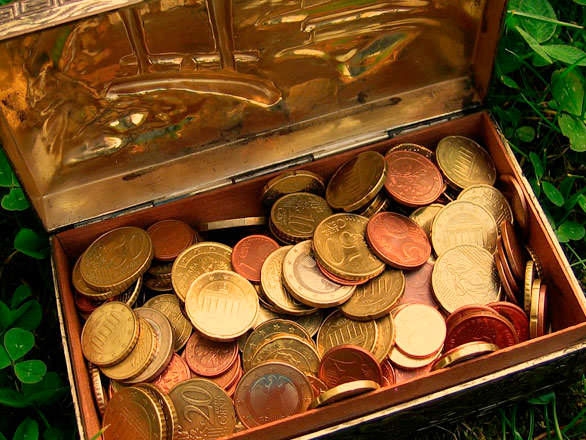 Ящик со старинными монетами