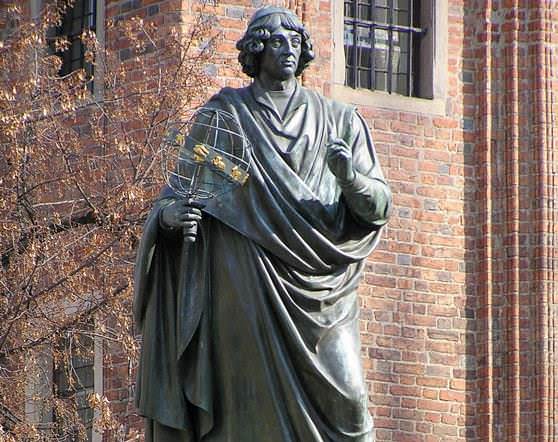 Памятник великому астроному Николаю Копернику 