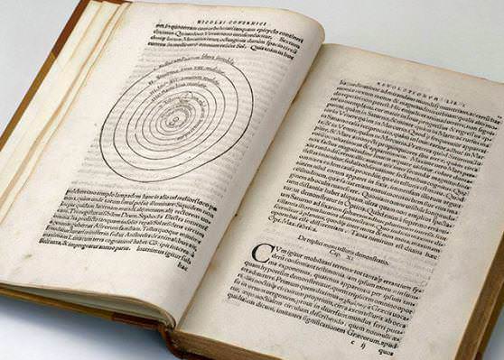 Знаменитая книга Коперника "О вращениях небесных сфер"