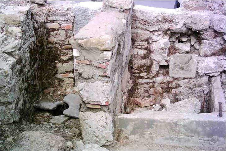 Древняя ванна в Турции