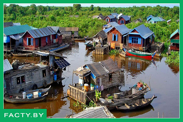 Плавающая деревня во Вьетнаме - дома на воде