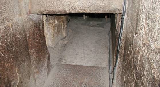 Тоннель внутри пирамиды Хеопса