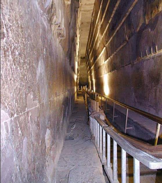 Сквозные проходы и лабиринты внутри пирамиды Хеопса