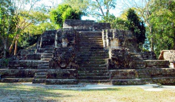Древние постройки племени майя где они играли в мяч