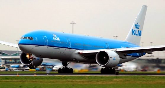 Самолет на котором жители Нидерландов путешествуют 