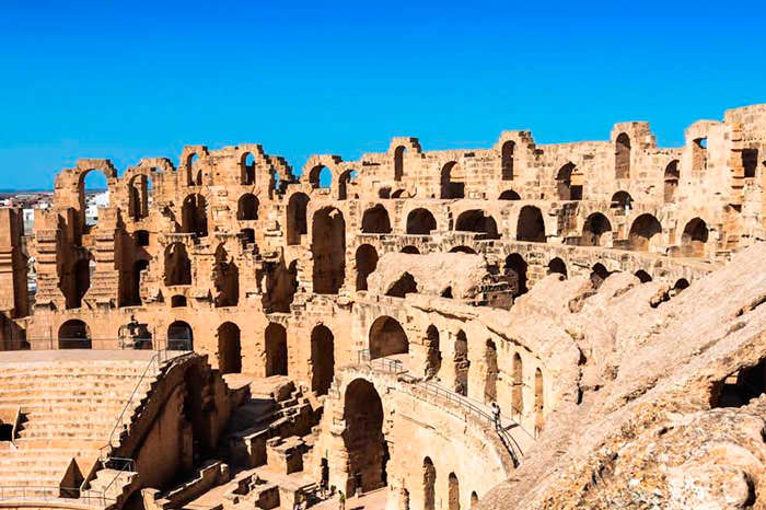 Римский амфитеатр в Эль-Джеме (Тунис)