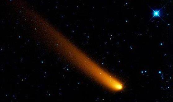 Комета с хвостом и ядром