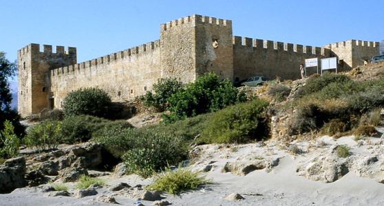 Замок на крупнейшем острове в Греции Крит