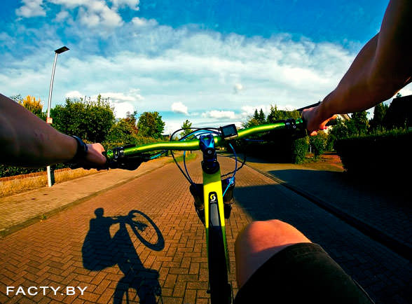 камера GoPro на велосипеде 