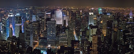 Красивый город Нью Йорк с высоты птичьего полета ночью