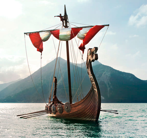 Боевая лодка норвежских воинов